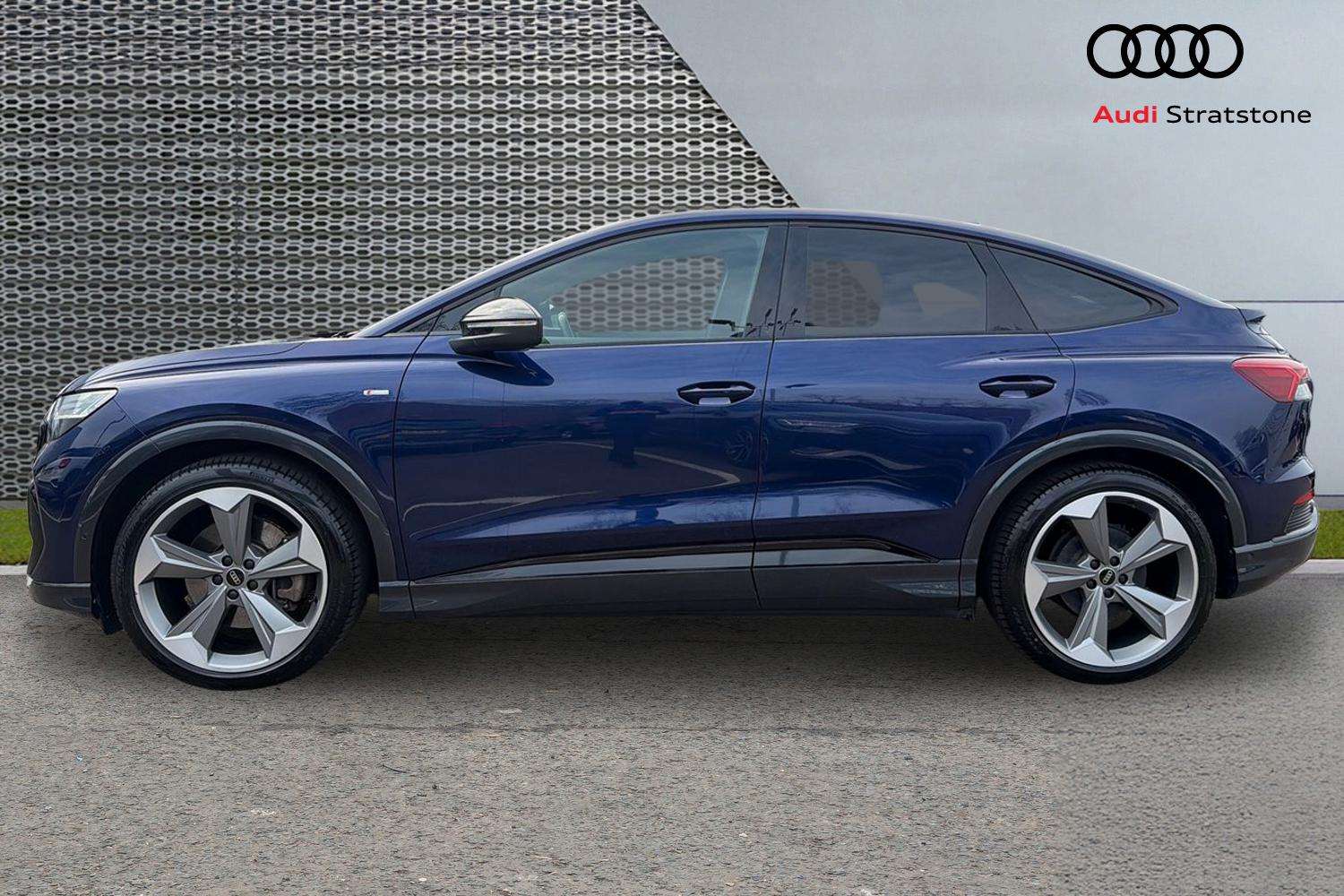 Used Audi Q4 e-tron 2024 for sale - 77996013: Photo 8