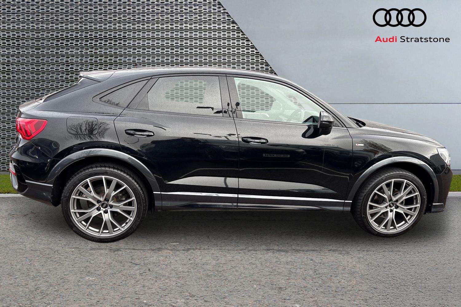 Used Audi Q3 2023 for sale - 76515690: Photo 4