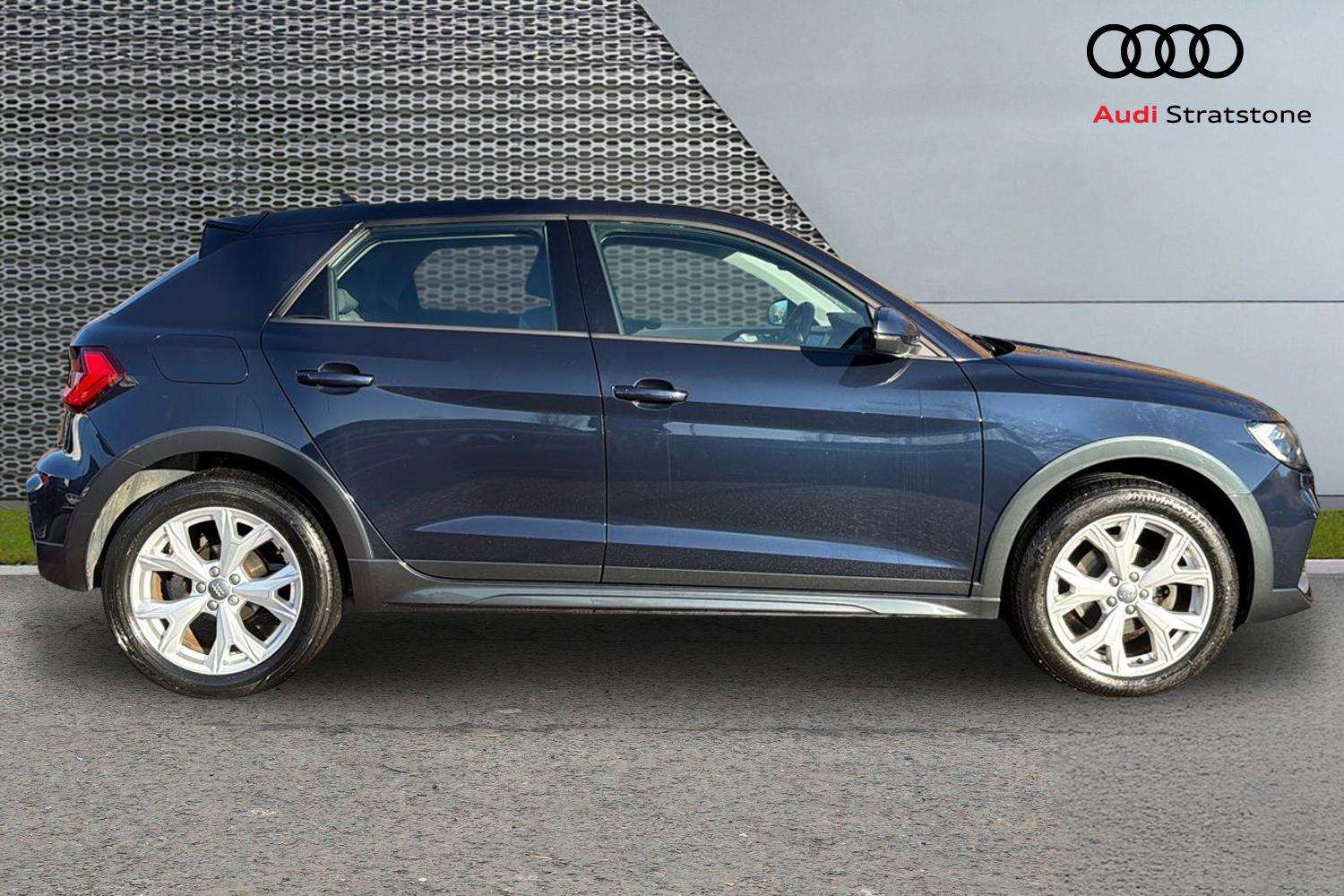 Used Audi A1 2020 for sale - 76804861: Photo 4