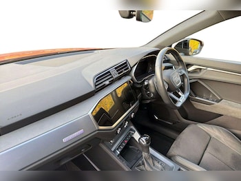 Used Audi Q3 2020 for sale - 76156054: Photo 2