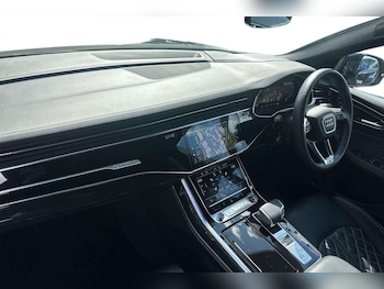Used Audi Q8 2023 for sale - 75944526: Photo