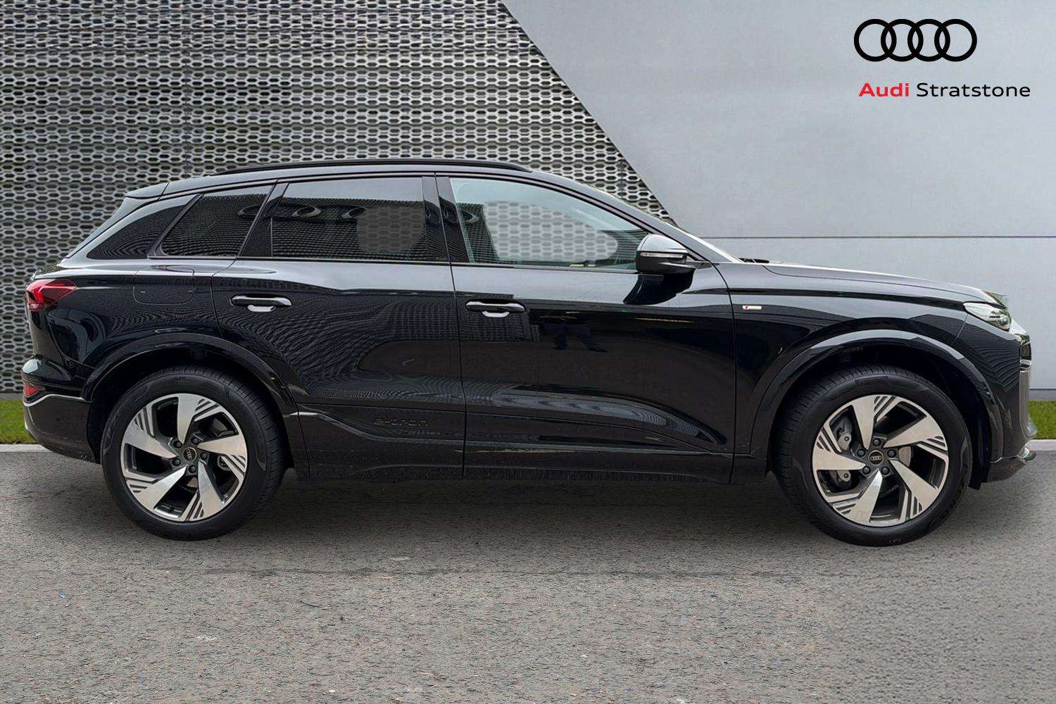 Used Audi Q6 e-tron 2025 for sale - 76310690: Photo 4