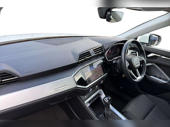 Used Audi Q3 2022 for sale - 76141570: Photo 2