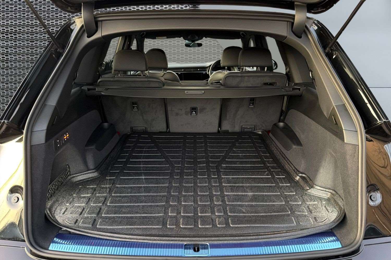 Used Audi Q7 2025 for sale - 77093387: Photo 13