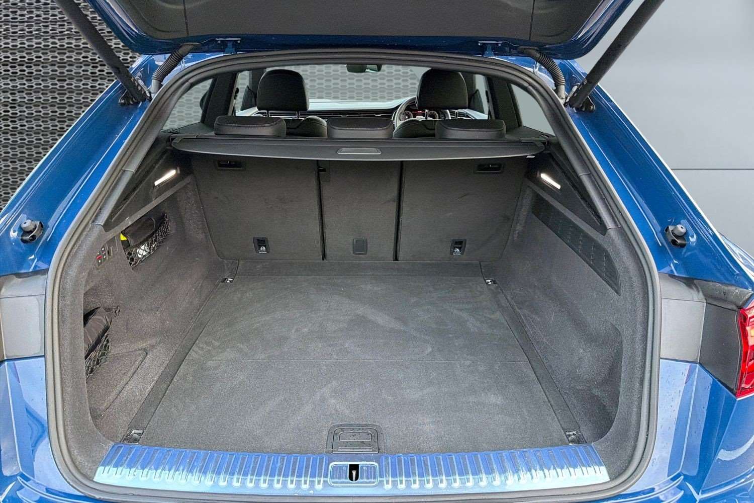 Used Audi Q8 2024 for sale - 76475939: Photo 13