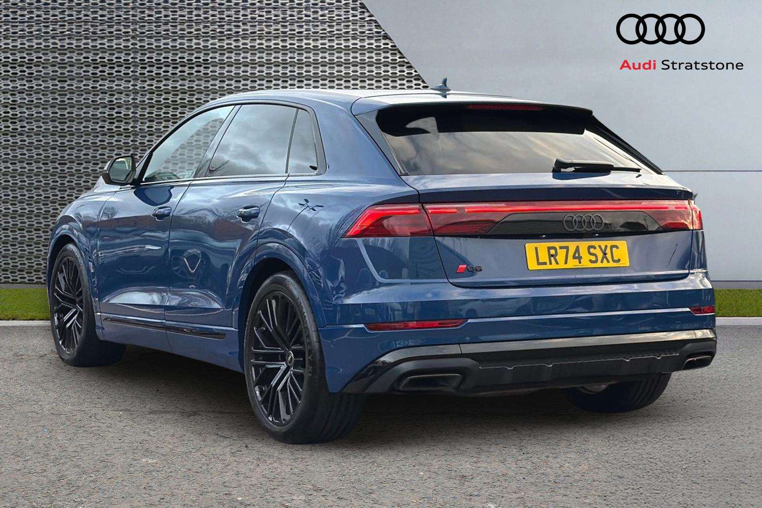Used Audi Q8 2024 for sale - 76475939: Photo 3