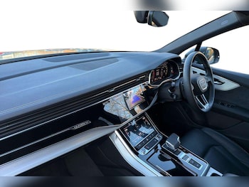 Used Audi Q7 2024 for sale - 77032167: Photo