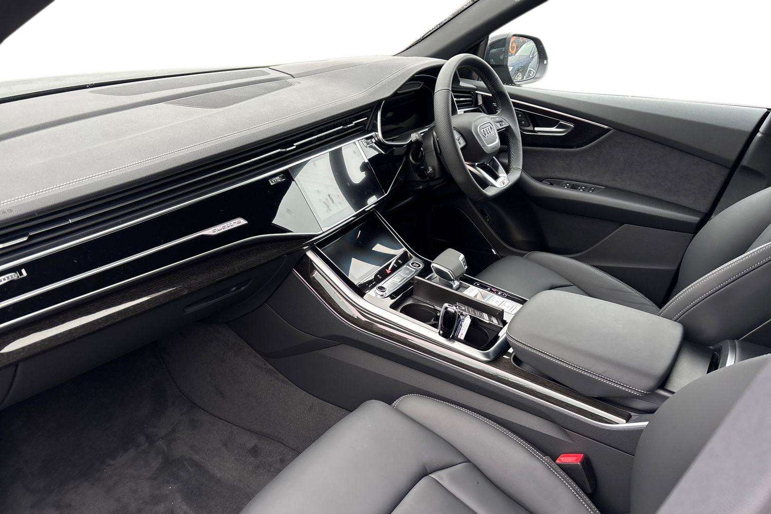 Used Audi Q8 2025 for sale - 77772152: Photo 2