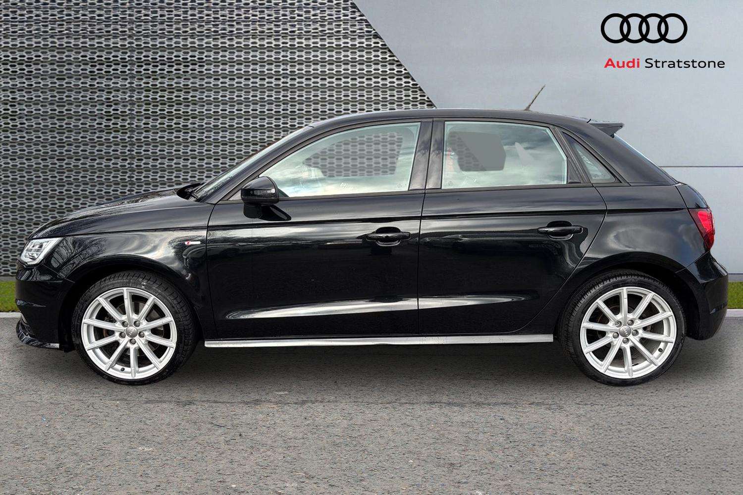 Used Audi A1 2018 for sale - 77842435: Photo 8