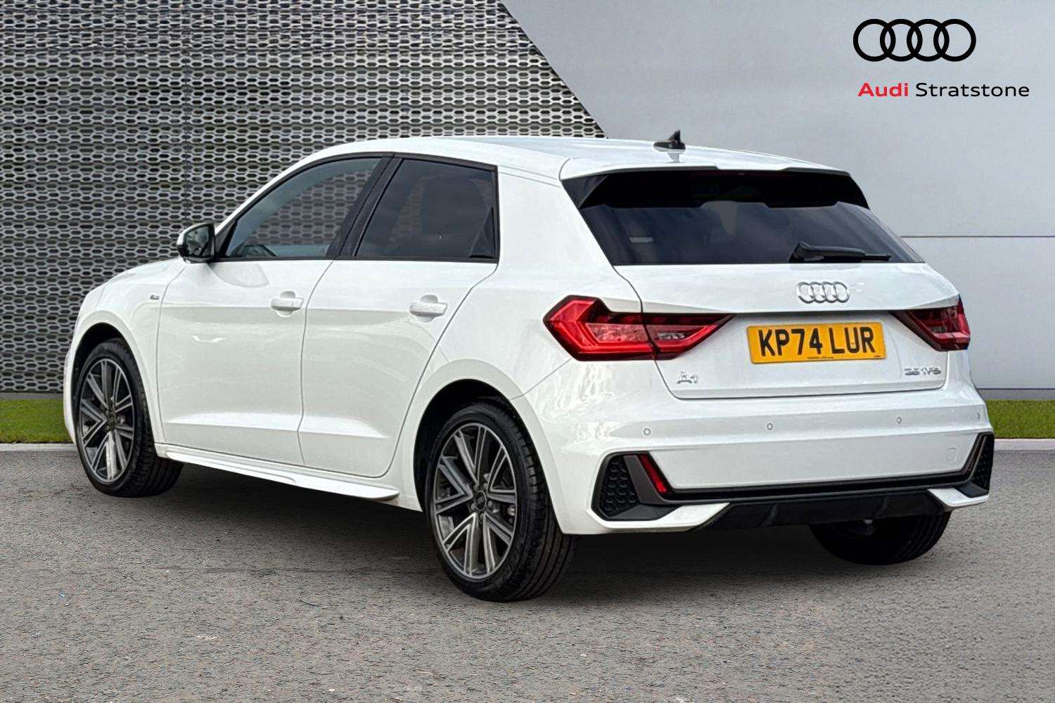 Used Audi A1 2024 for sale - 76624558: Photo 3