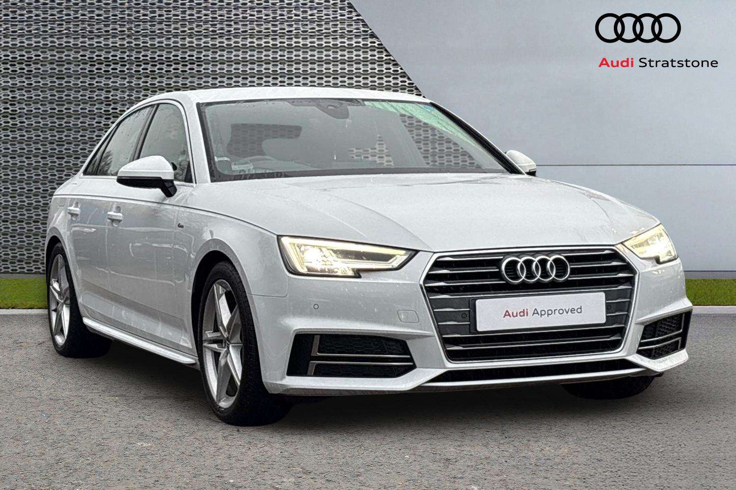 Used Audi A4 2019 for sale - 77000252: Photo 1