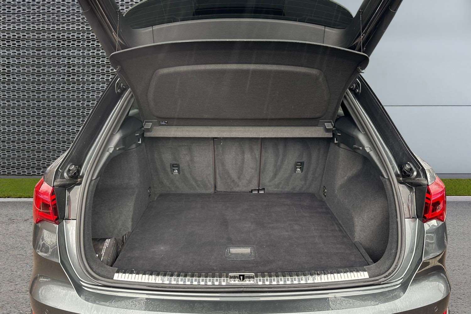 Used Audi Q3 2019 for sale - 76515587: Photo 13