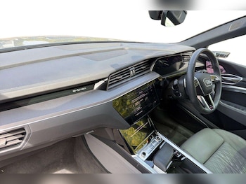 Used Audi Q8 2024 for sale - 79415191: Photo