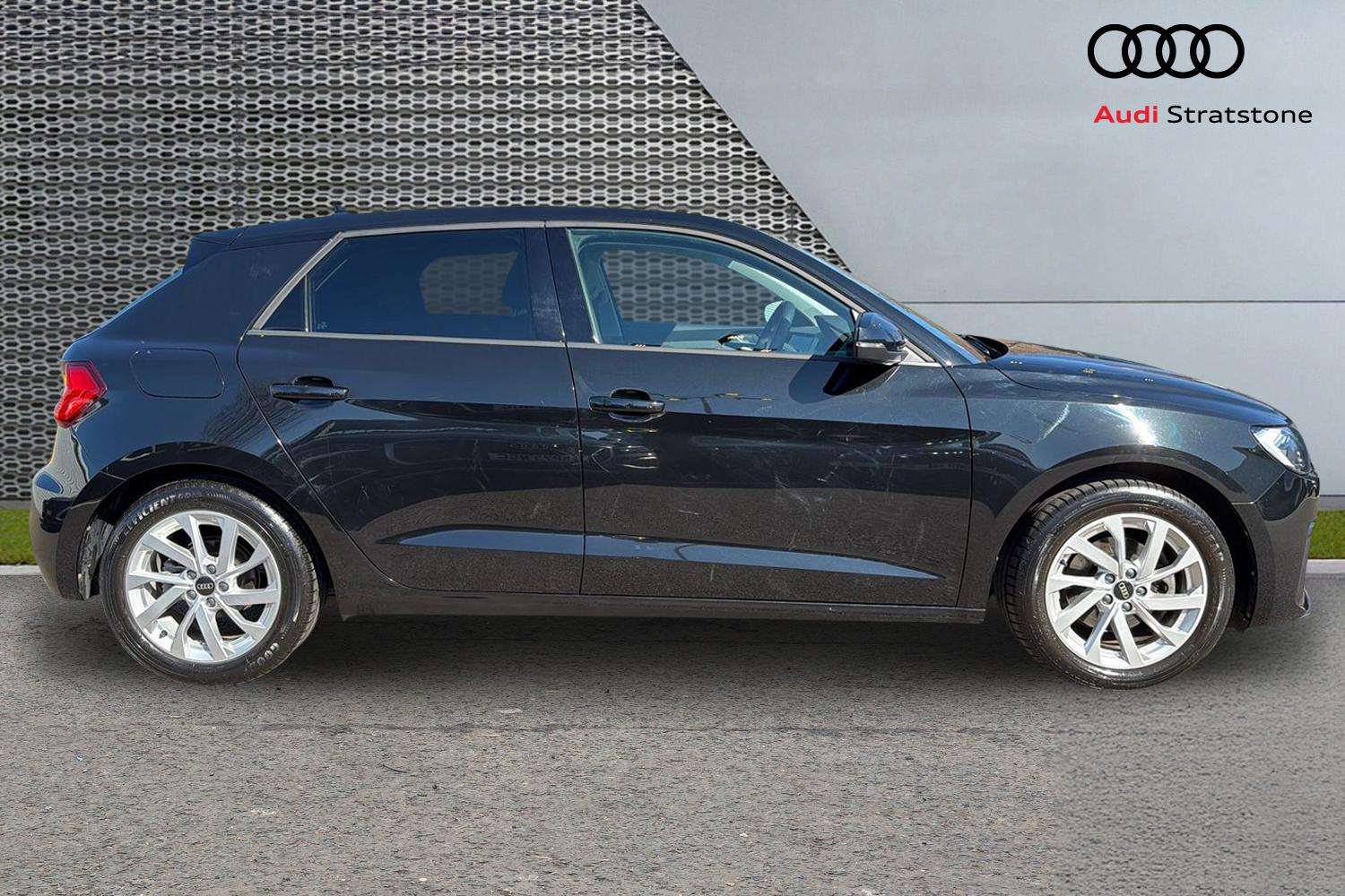Used Audi A1 2023 for sale - 77961052: Photo 4