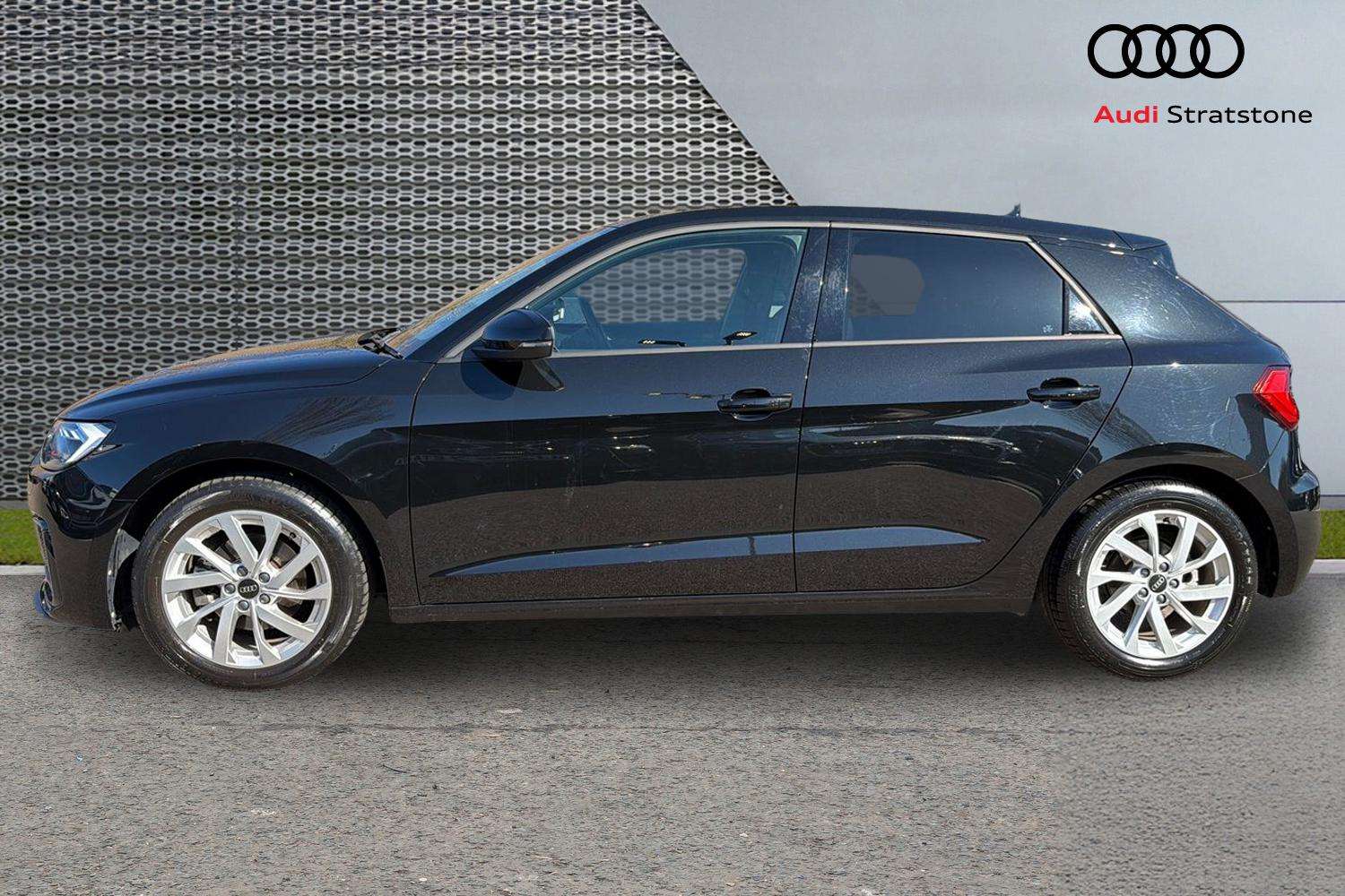 Used Audi A1 2023 for sale - 77961052: Photo 8