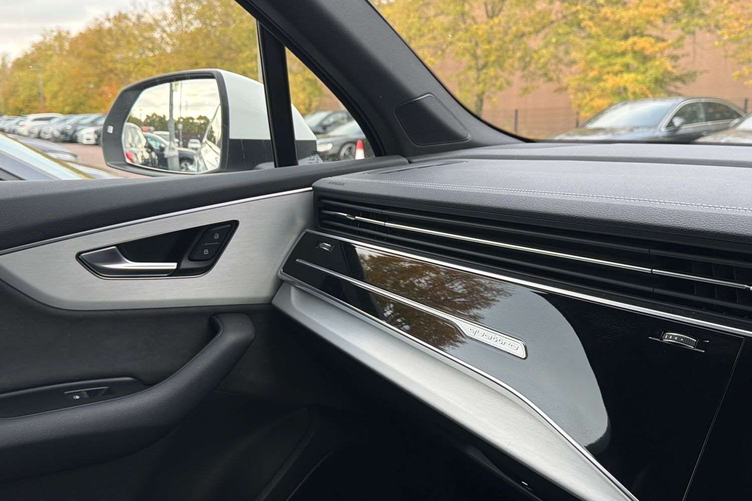 Used Audi Q7 2024 for sale - 76230340: Photo 34