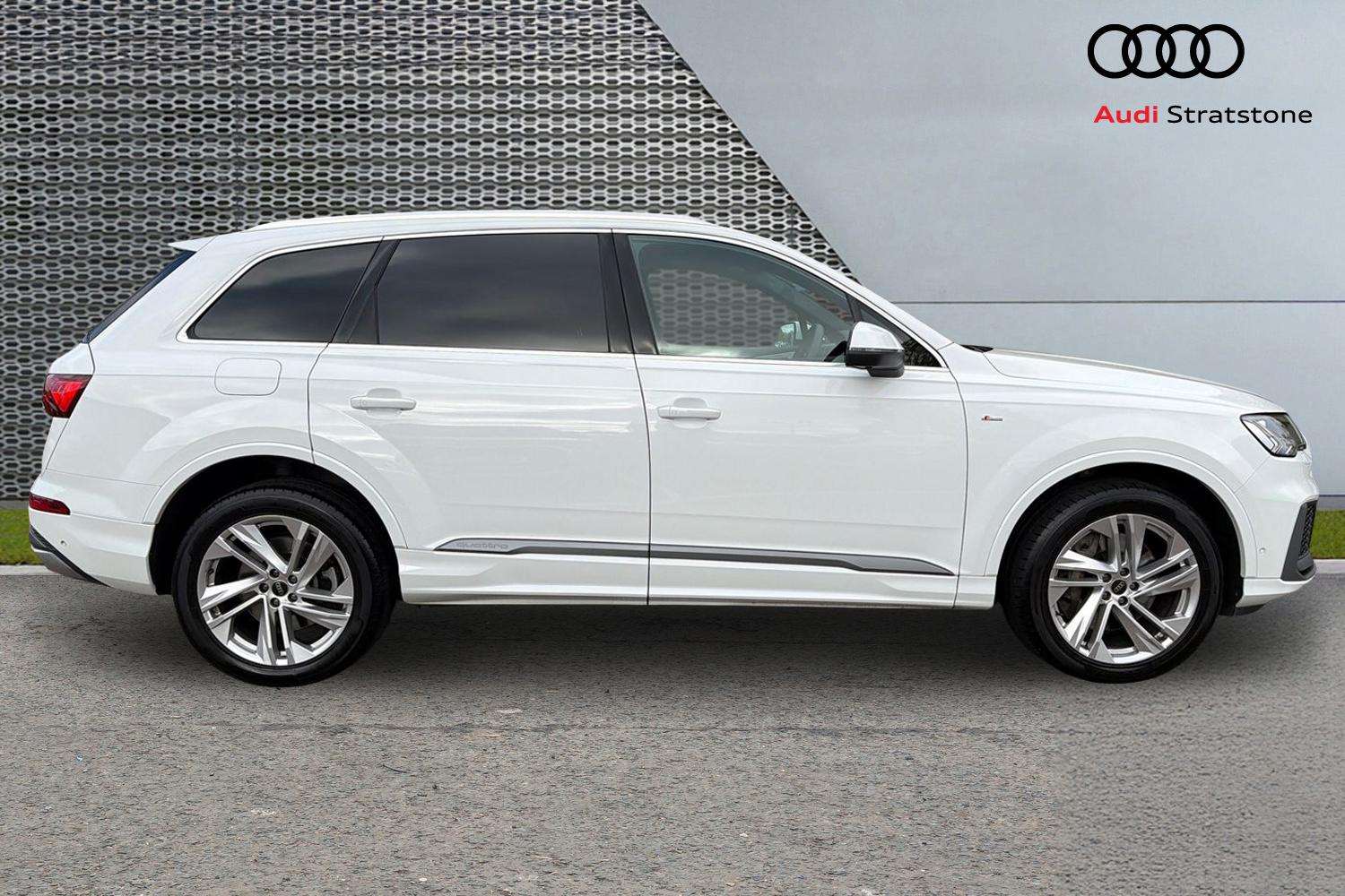 Used Audi Q7 2024 for sale - 76230340: Photo 4