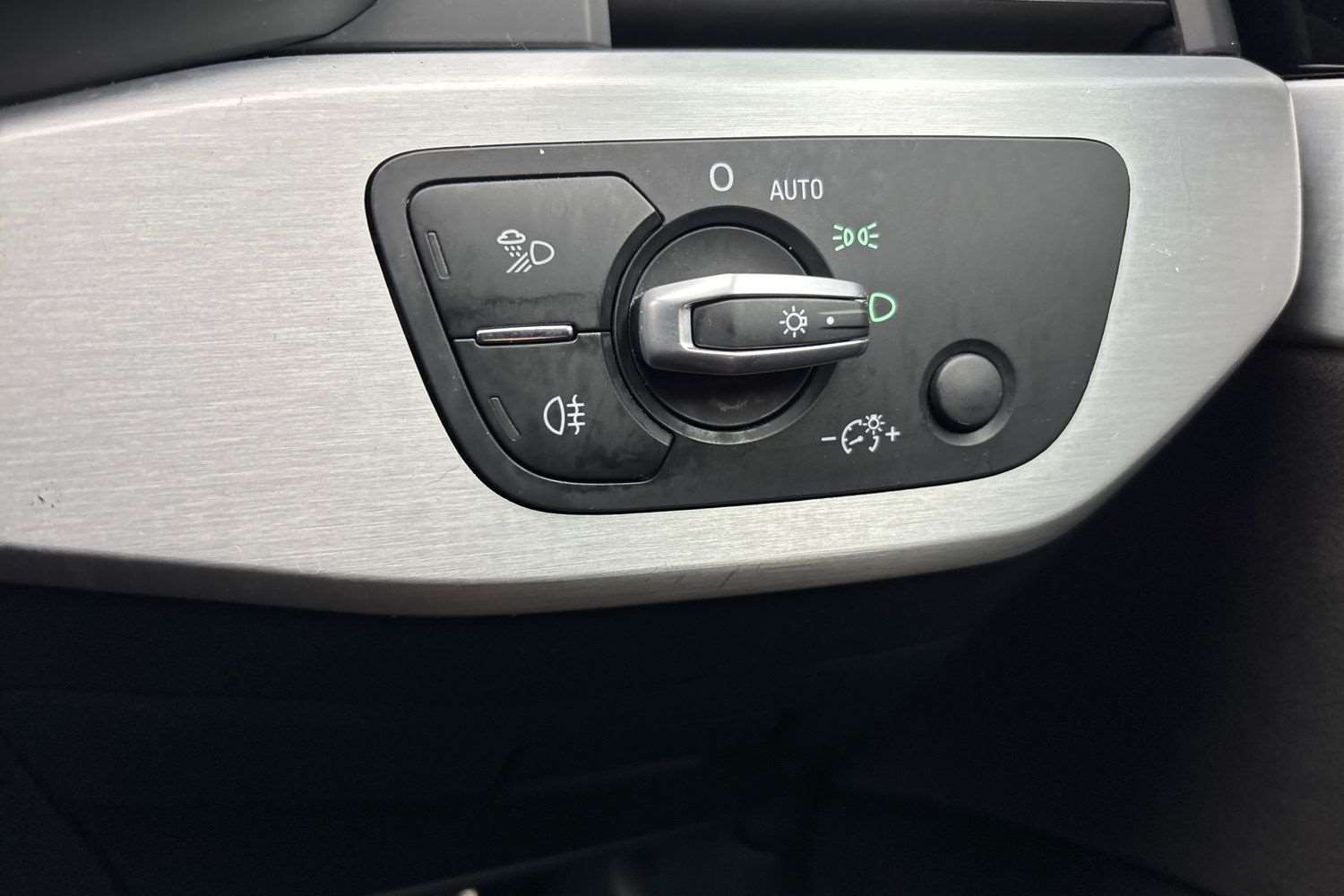 Used Audi A4 2020 for sale - 76575893: Photo 32