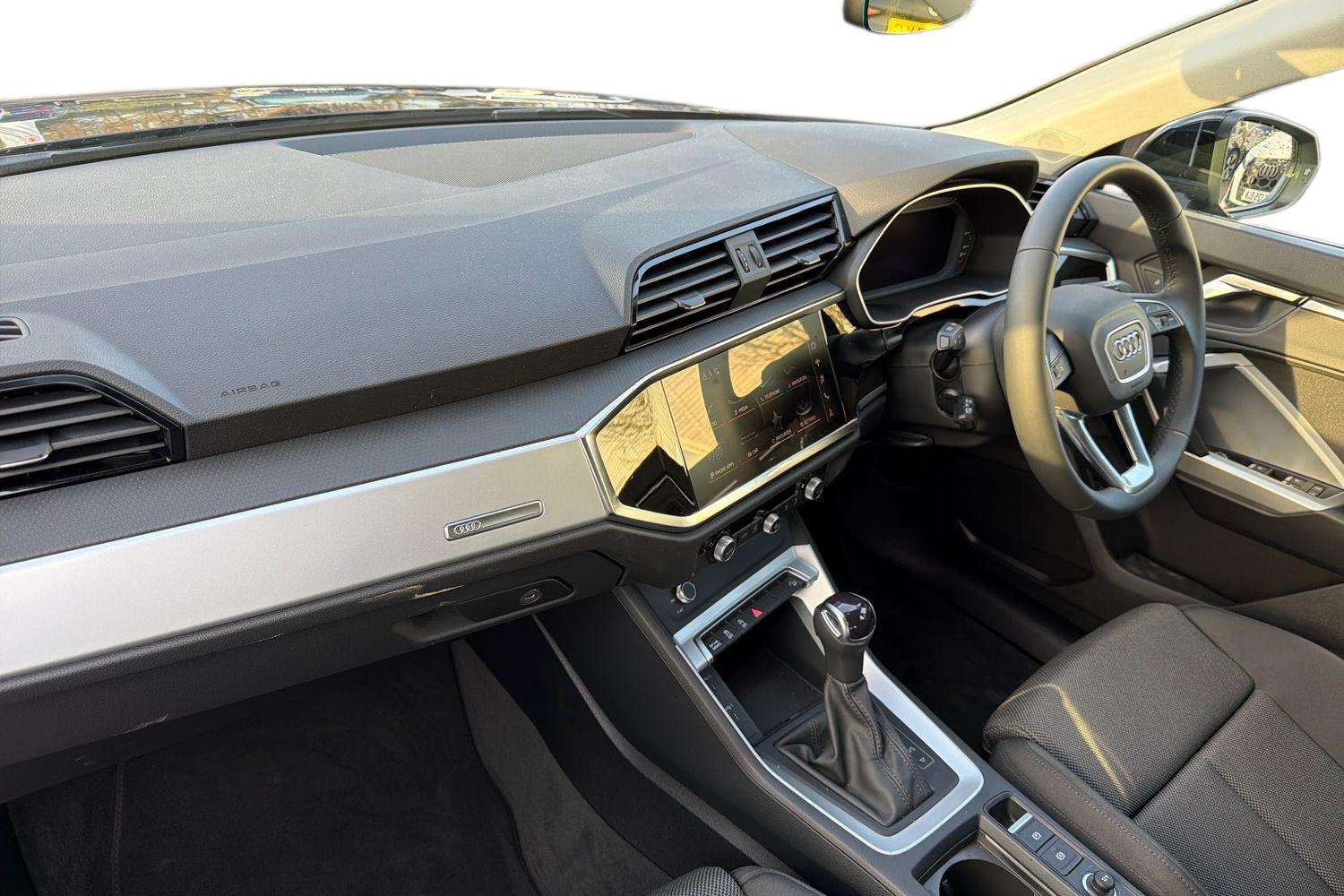 Used Audi Q3 2025 for sale - 76842969: Photo 2