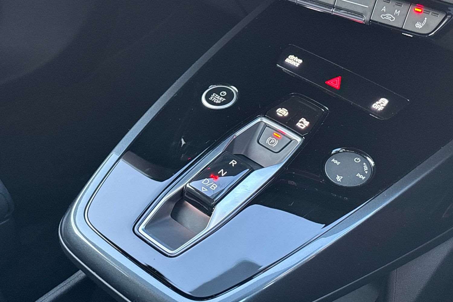 Used Audi Q4 e-tron 2023 for sale - 76804945: Photo 15