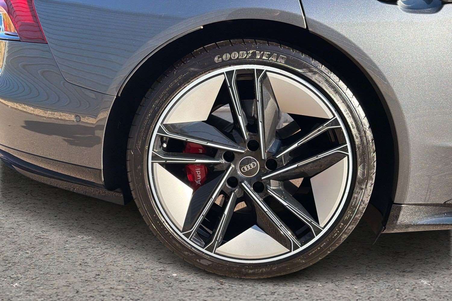 Used Audi RS e-tron GT 2022 for sale - 76034883: Photo 11