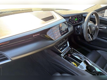 Used Audi RS e-tron GT 2022 for sale - 76034883: Photo 2