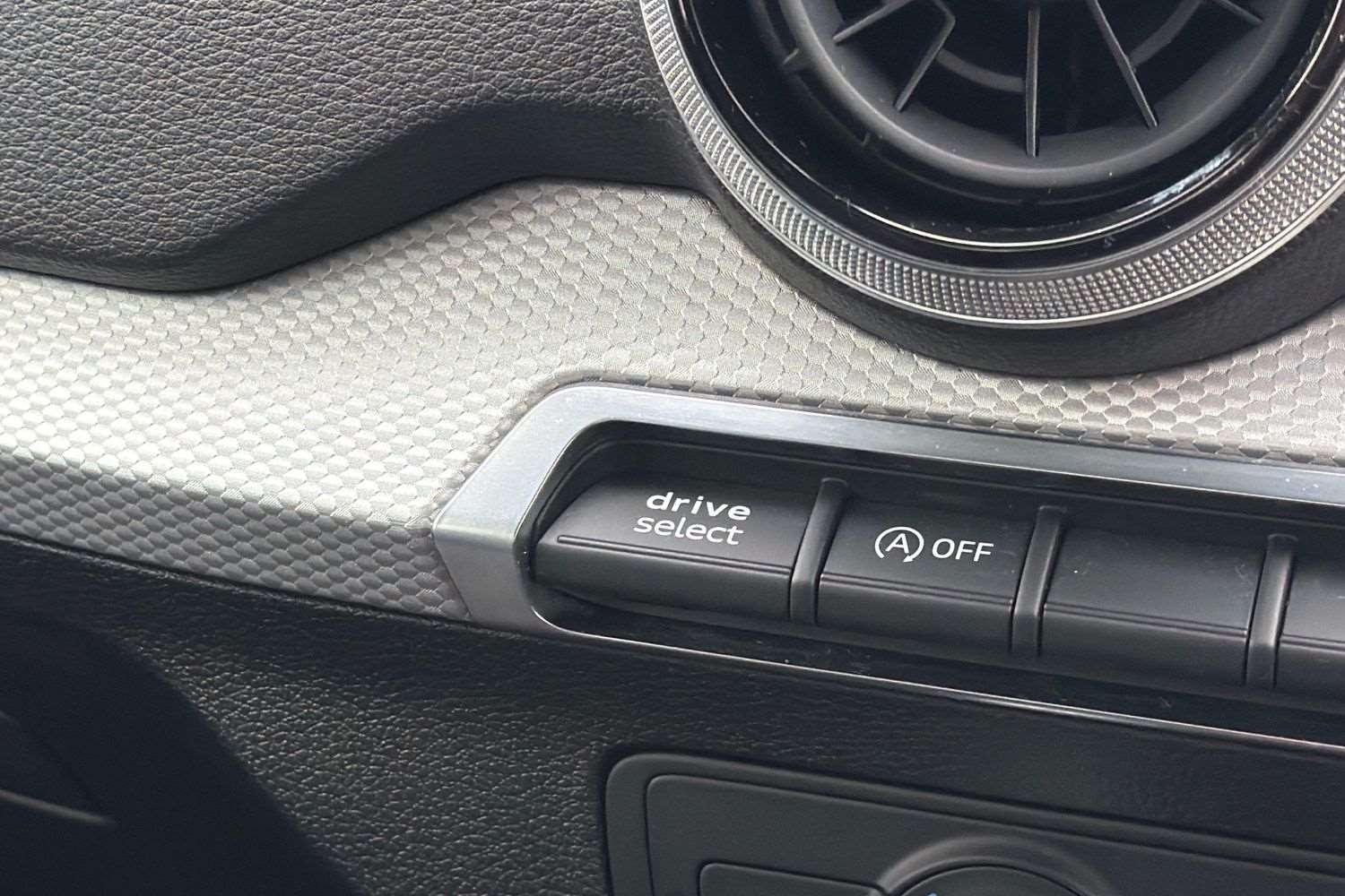 Used Audi Q2 2024 for sale - 77443417: Photo 30