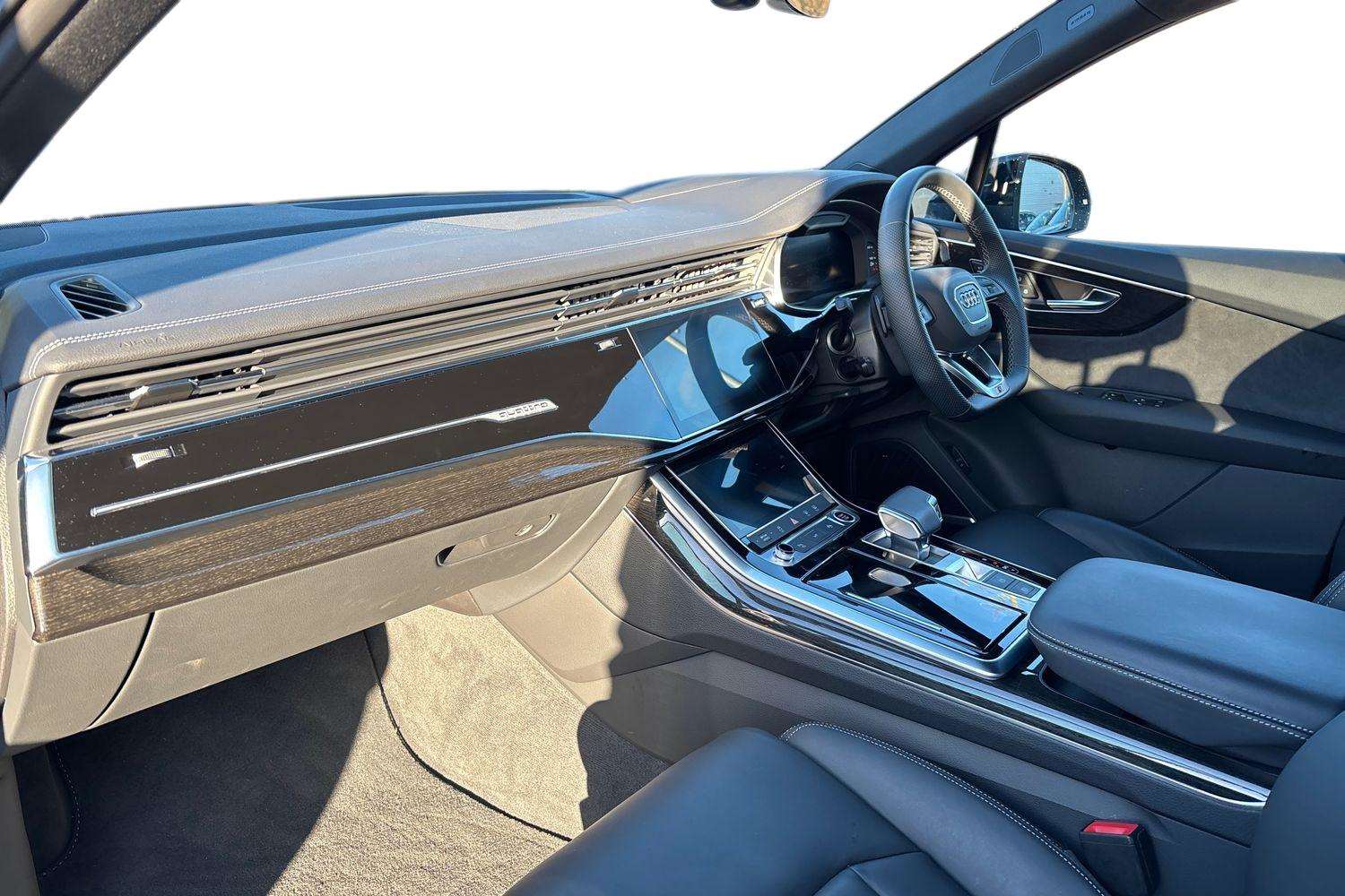 Used Audi Q7 2025 for sale - 76804801: Photo 2