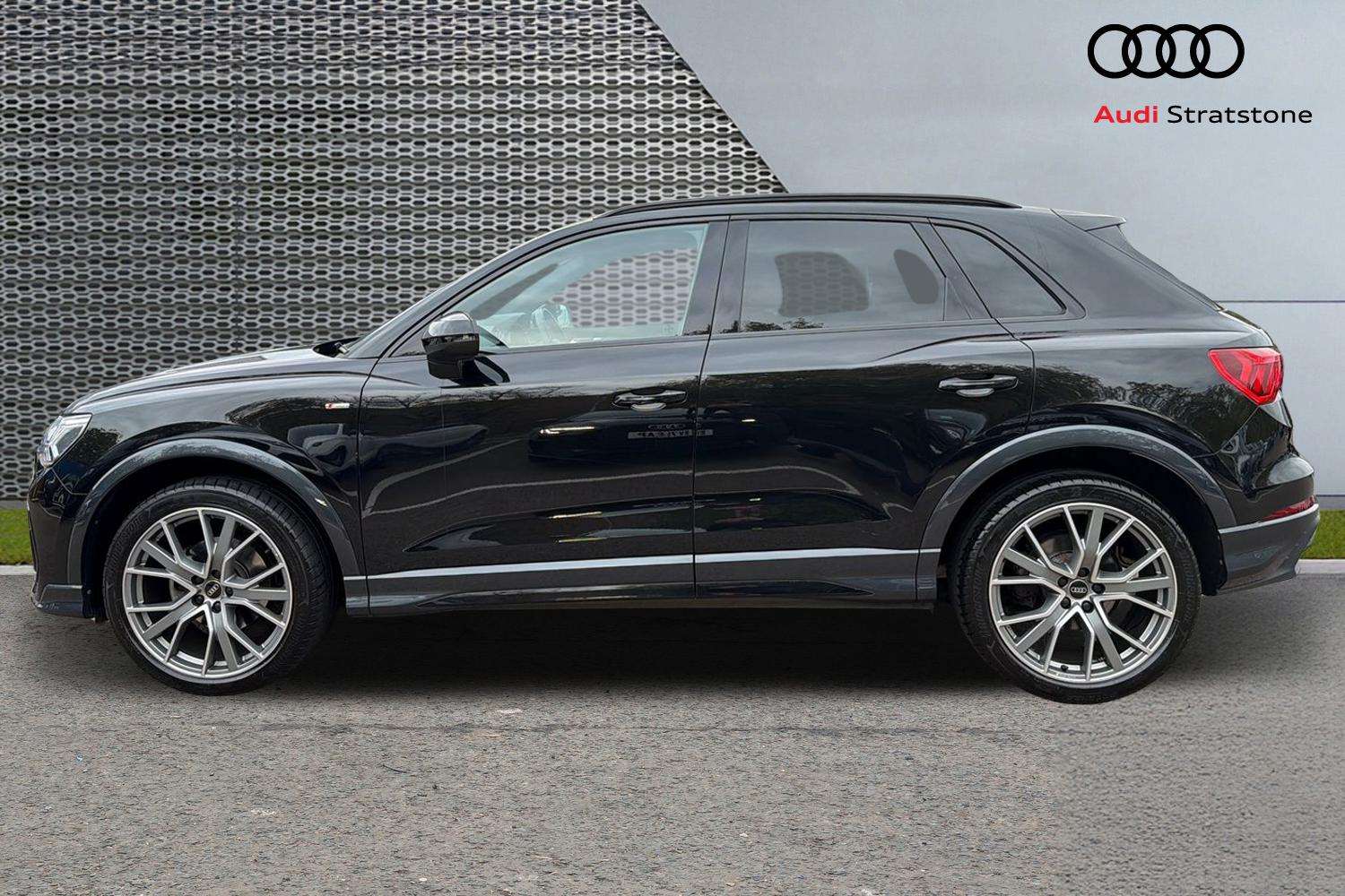 Used Audi Q3 2023 for sale - 76442467: Photo 8