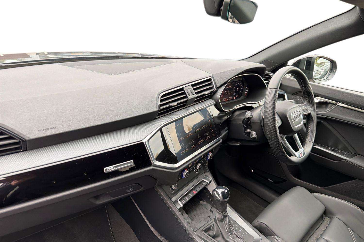 Used Audi Q3 2024 for sale - 76088137: Photo 2