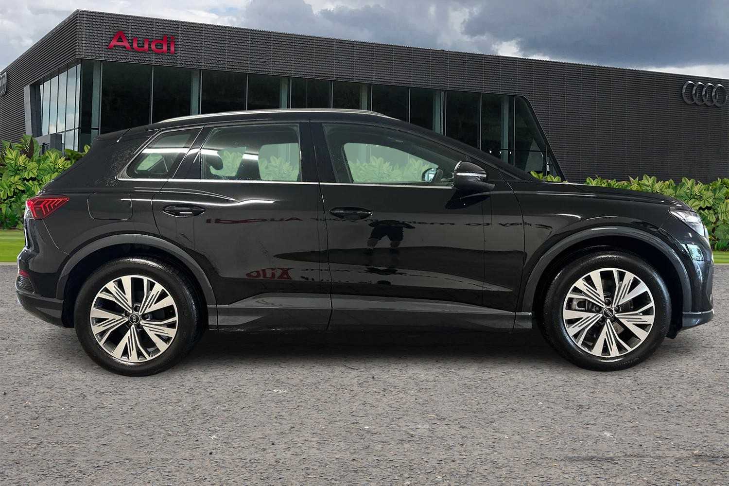 Used Audi Q4 e-tron 2025 for sale - 76540727: Photo 4