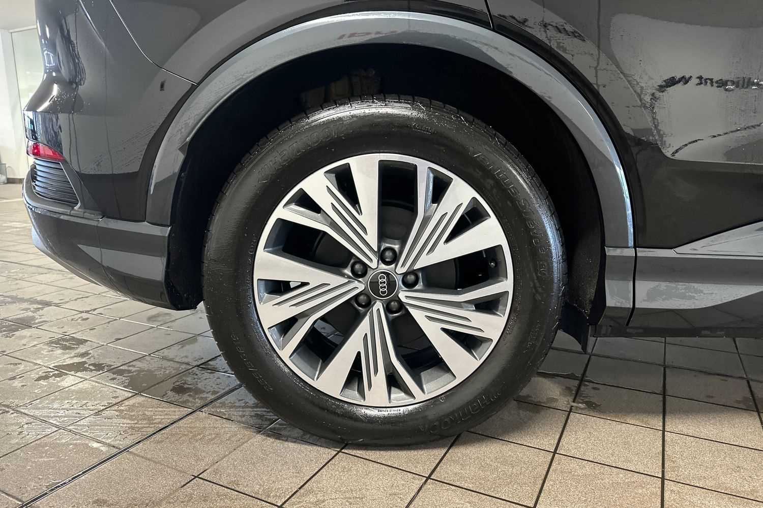 Used Audi Q4 e-tron 2025 for sale - 76540727: Photo 5