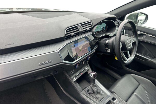 Used Audi Q3 2023 for sale - 75772296: Photo 2