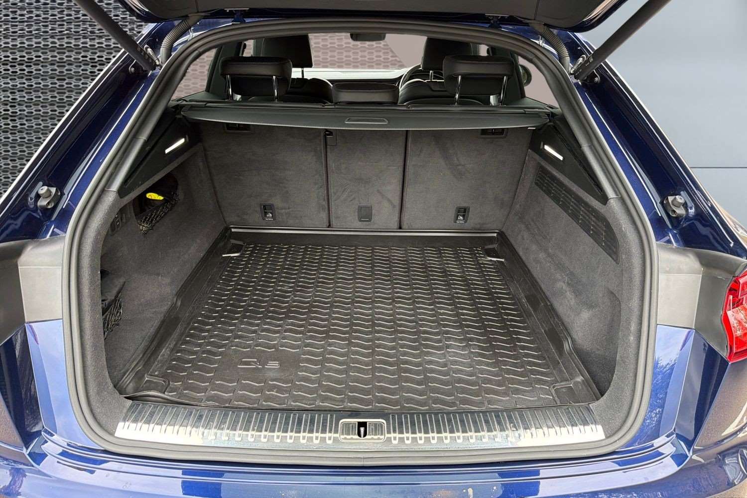 Used Audi Q8 2021 for sale - 76242596: Photo 13