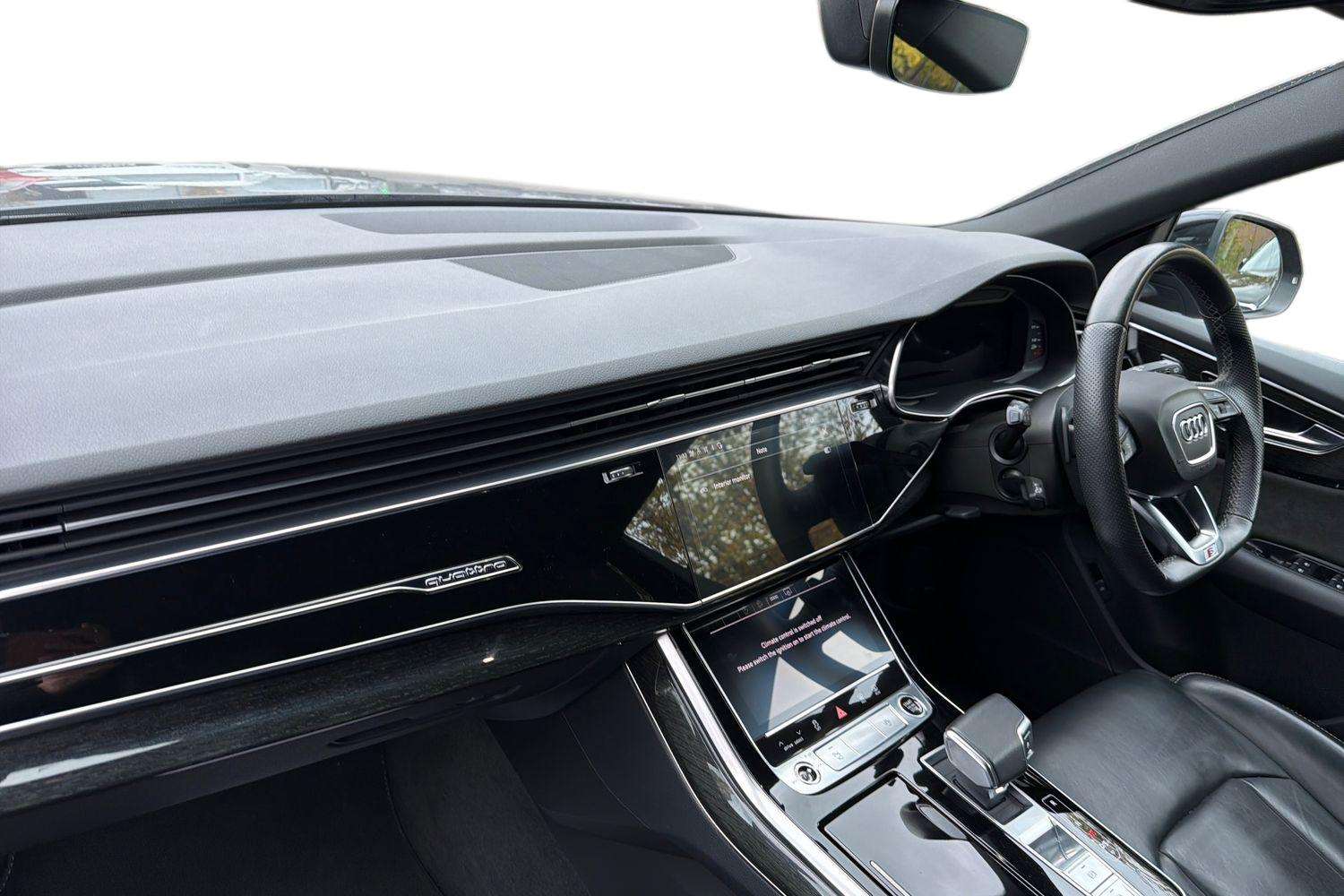 Used Audi Q8 2021 for sale - 76242596: Photo 2