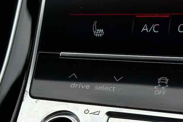 Used Audi Q8 2021 for sale - 76242596: Photo 30