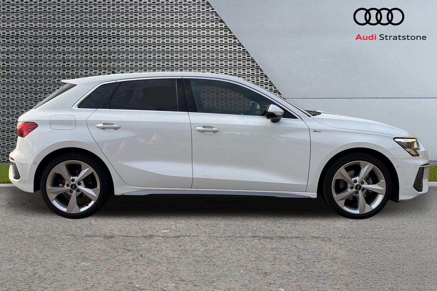Used Audi A3 2023 for sale - 76156196: Photo 4
