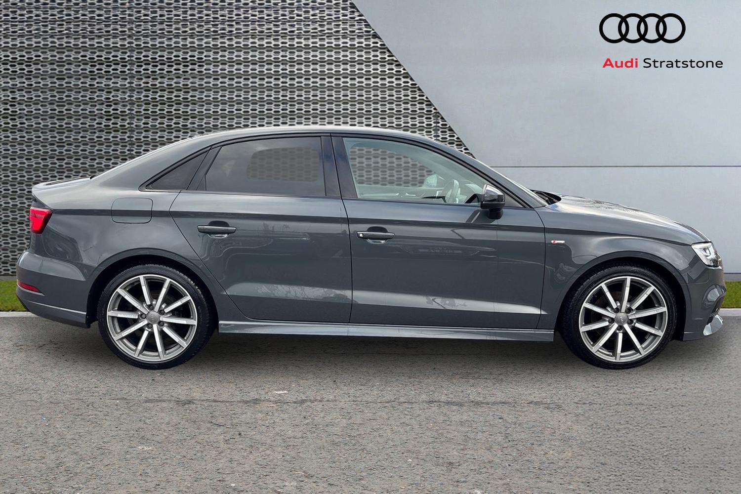 Used Audi A3 2018 for sale - 77500345: Photo 4