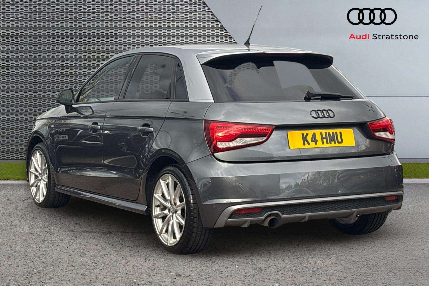 Used Audi A1 for sale - 76475910: Photo 3