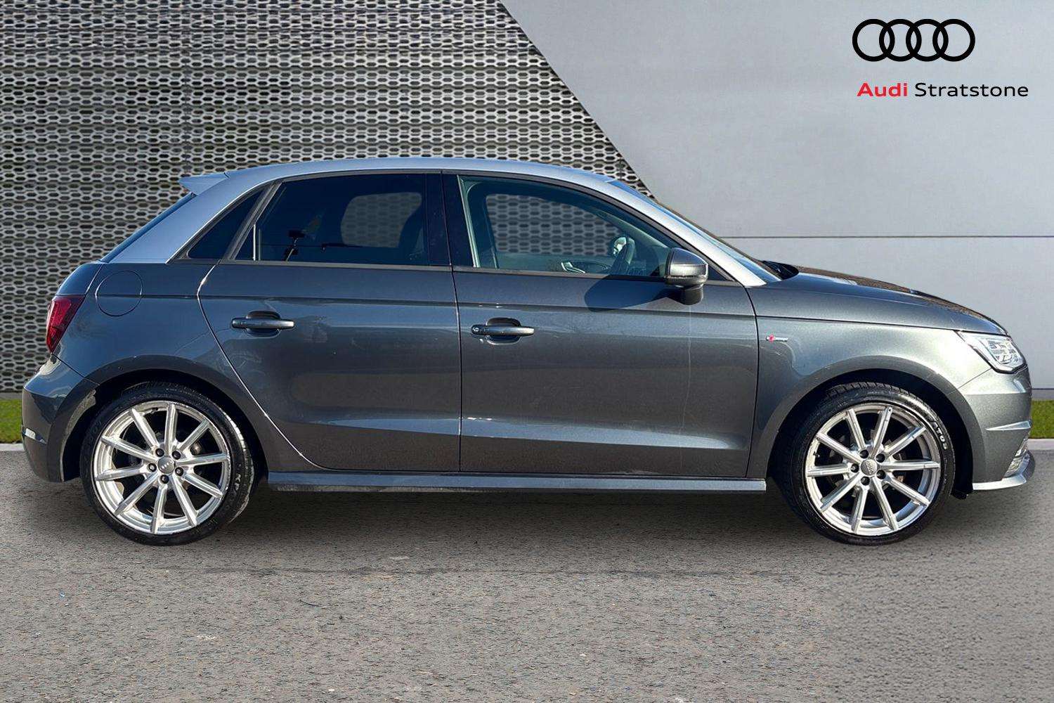 Used Audi A1 for sale - 76475910: Photo 4