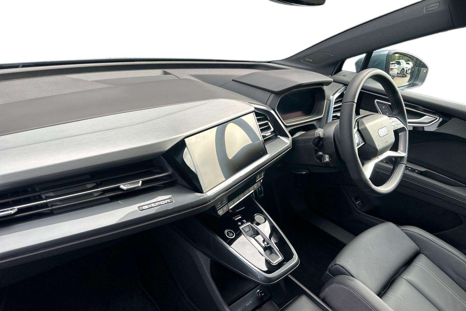 Used Audi Q4 e-tron 2025 for sale - 77348089: Photo 2