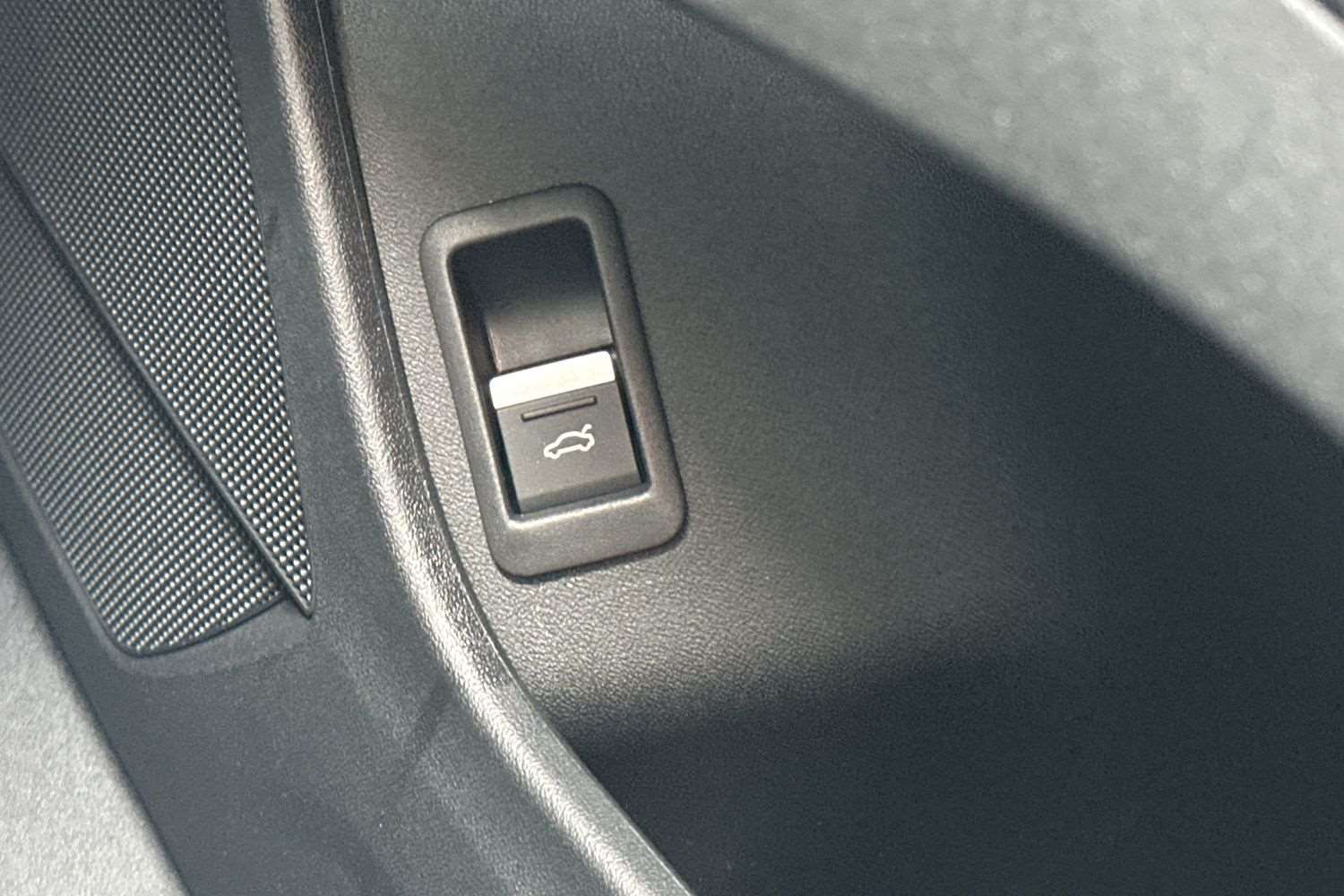 Used Audi Q4 e-tron 2025 for sale - 77348089: Photo 32