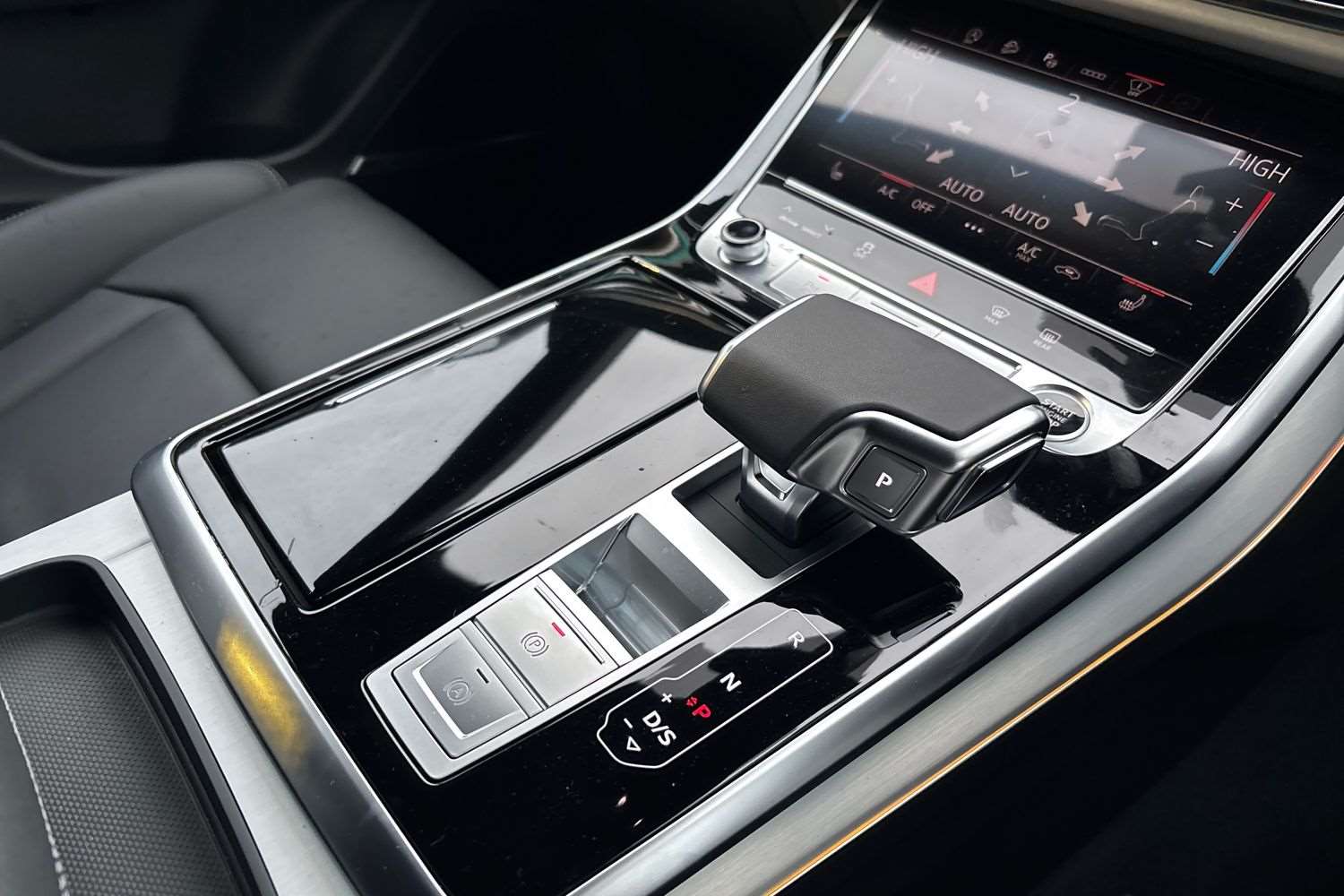 Used Audi Q8 2025 for sale - 76842918: Photo 15