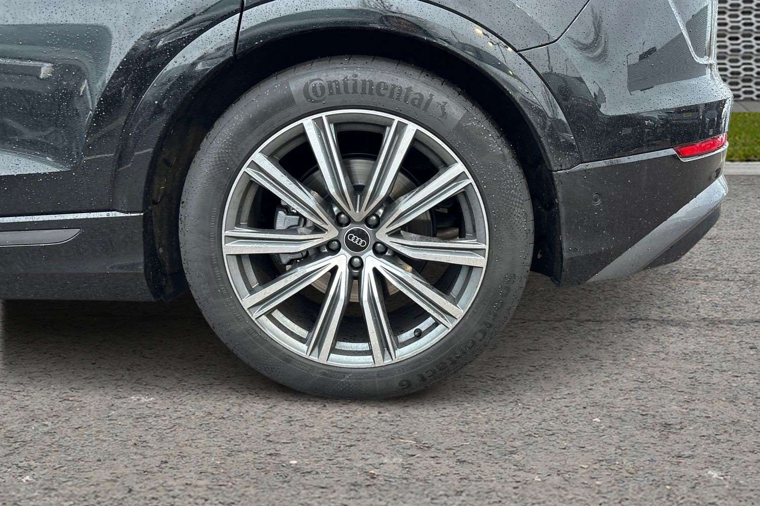 Used Audi Q8 2025 for sale - 76842918: Photo 9