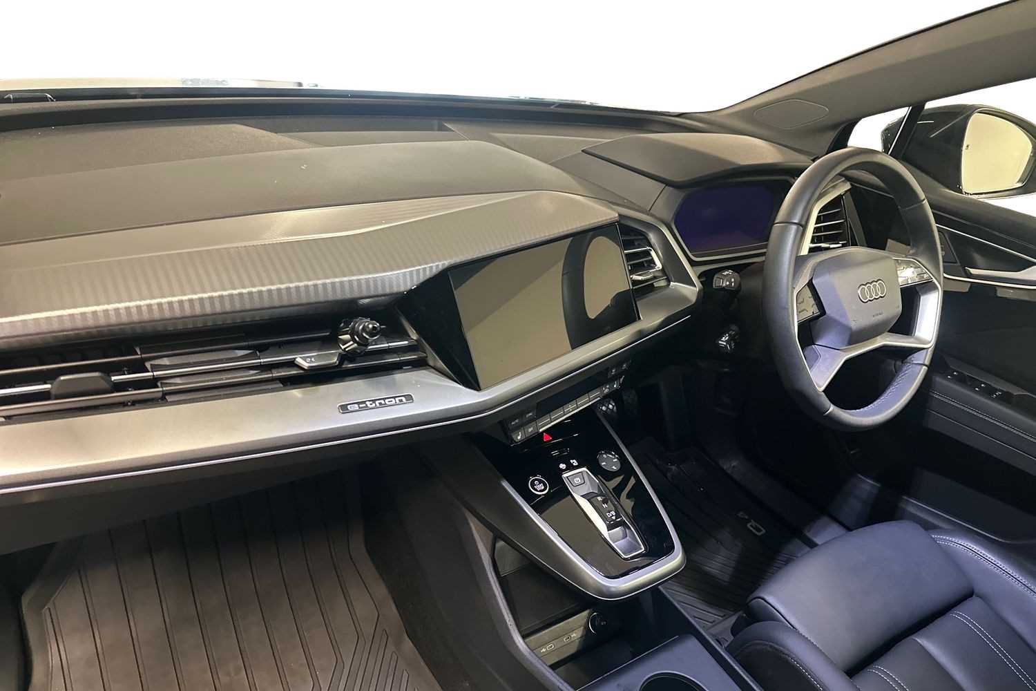 Used Audi Q4 e-tron 2025 for sale - 77032164: Photo 2