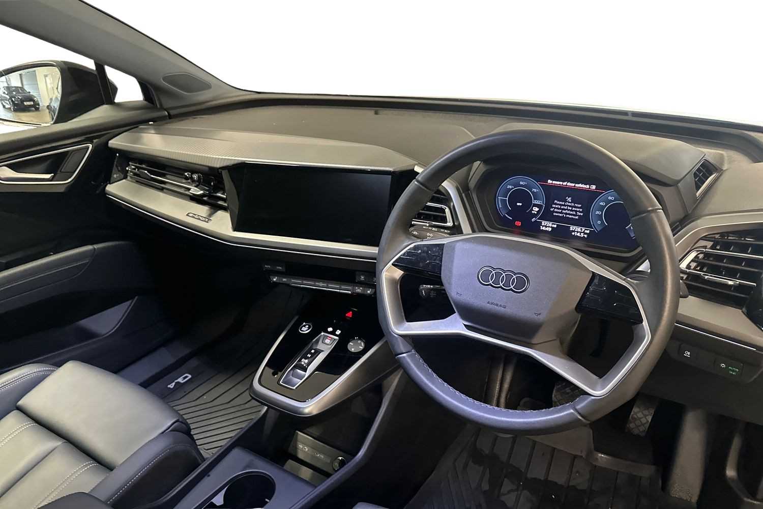 Used Audi Q4 e-tron 2025 for sale - 77032164: Photo 6