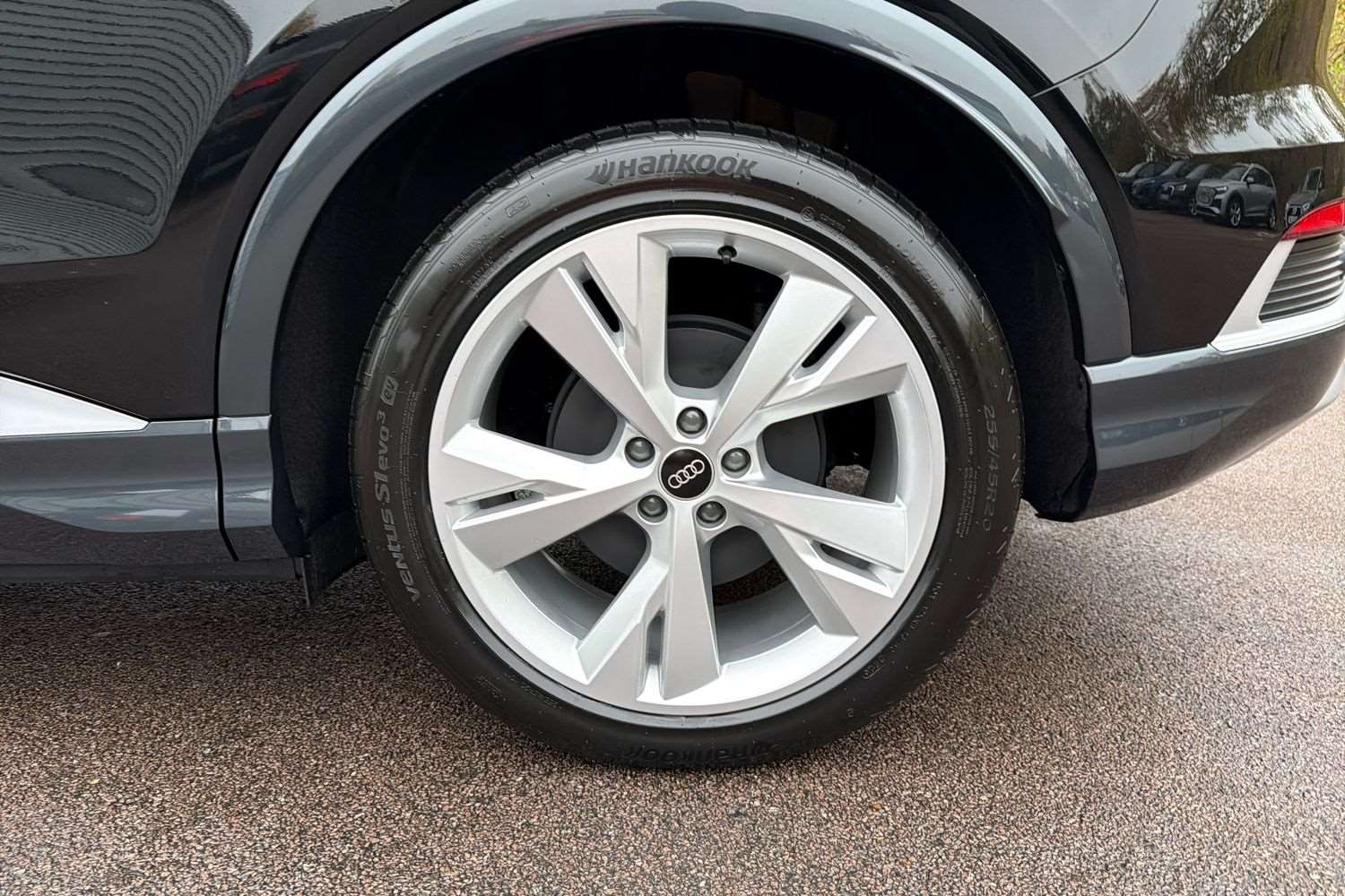 Used Audi Q4 e-tron 2025 for sale - 76902385: Photo 11