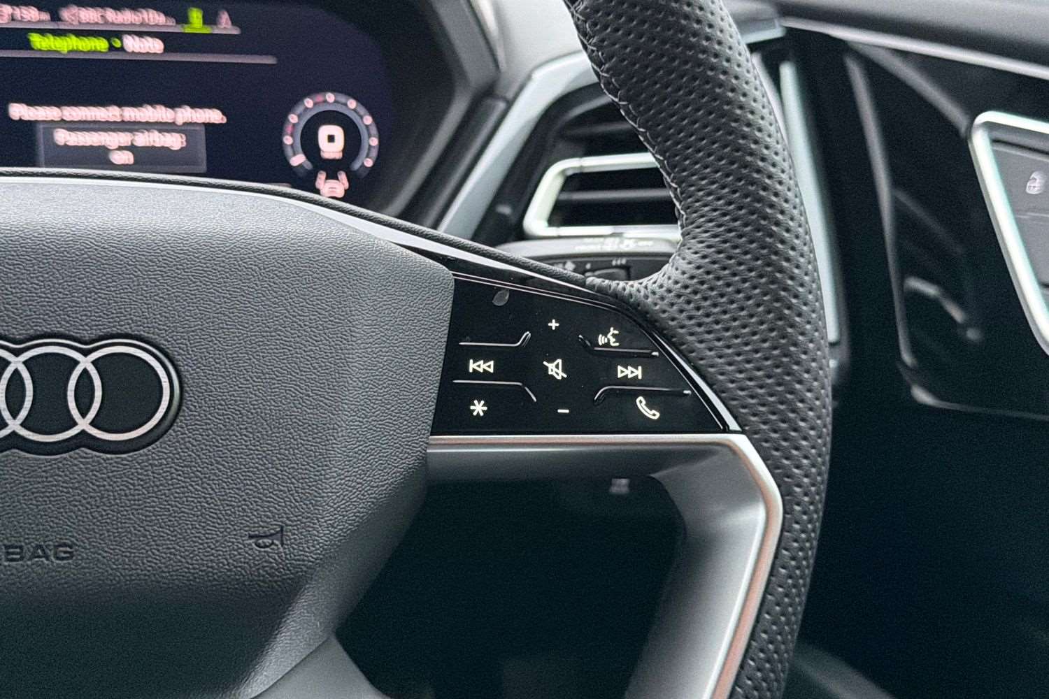 Used Audi Q4 e-tron 2025 for sale - 76902385: Photo 17