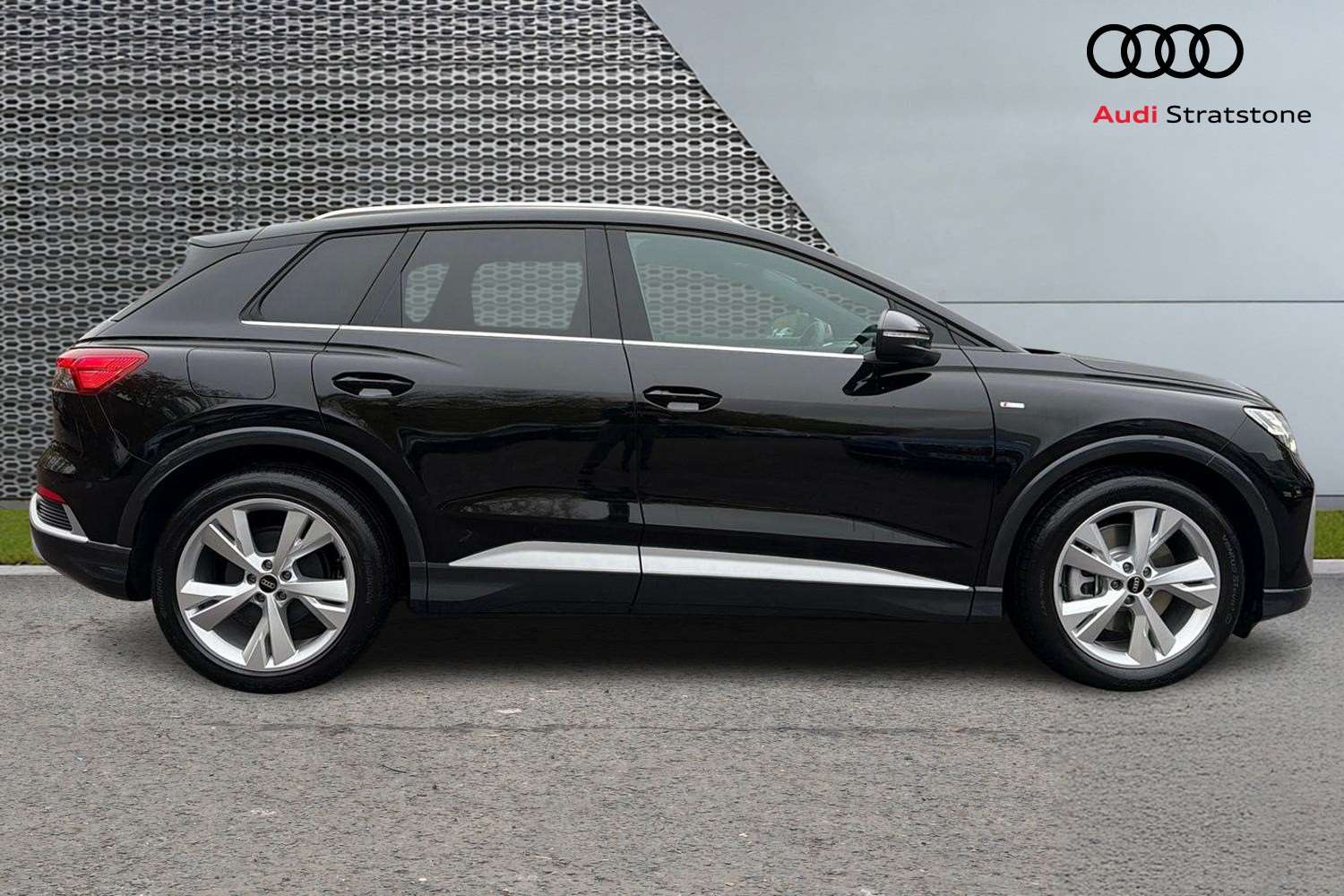 Used Audi Q4 e-tron 2025 for sale - 76902385: Photo 4