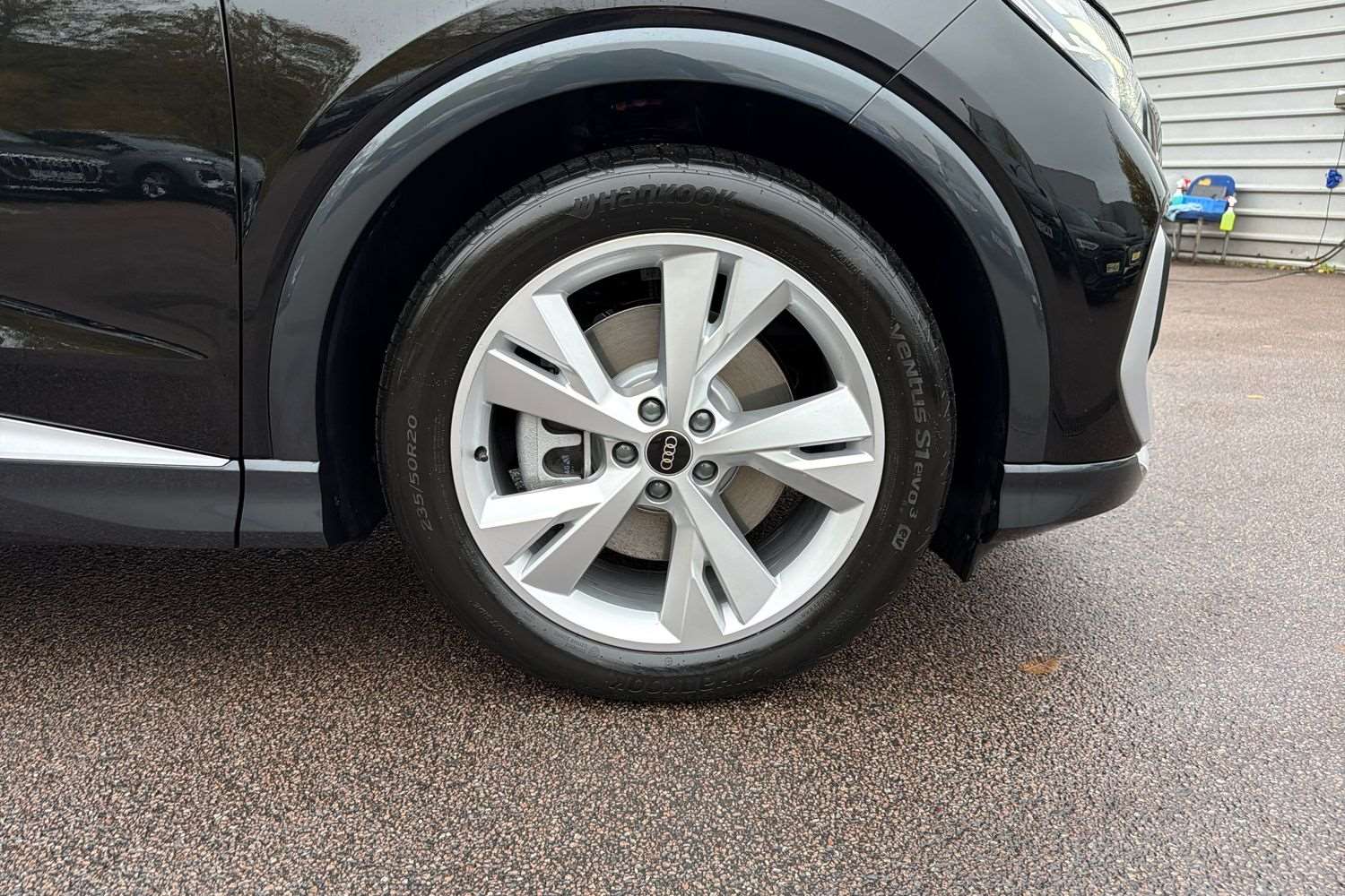 Used Audi Q4 e-tron 2025 for sale - 76902385: Photo 5